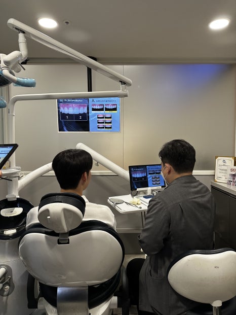 나비치아 치아교정으로 반듯한 치아로 개선 관련 이미지 10