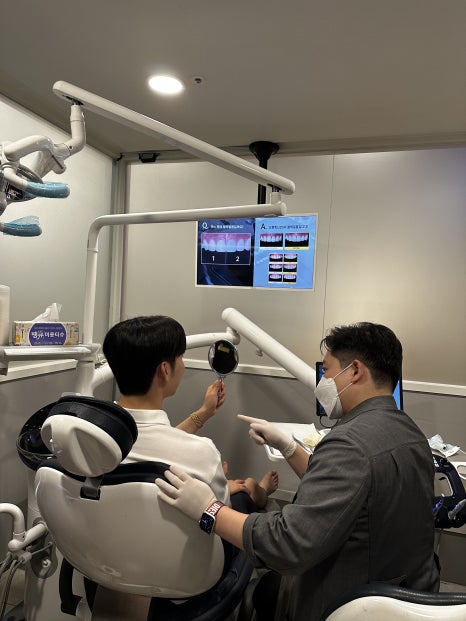 나비치아 치아교정으로 반듯한 치아로 개선 관련 이미지 11