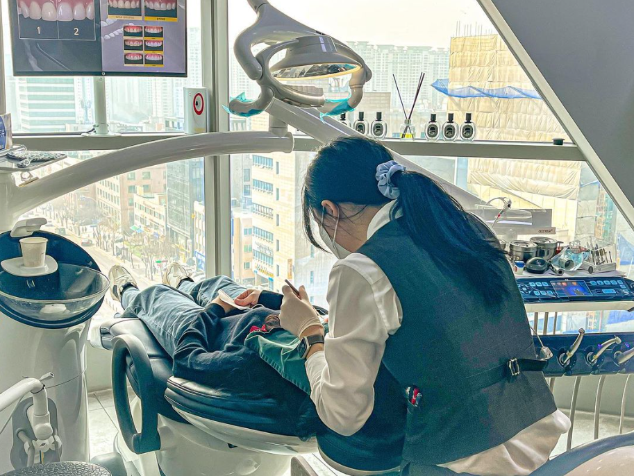 무삭제 라미네이트 재부착 시술도 진행하는 심미치과 2D치과 관련 이미지 4