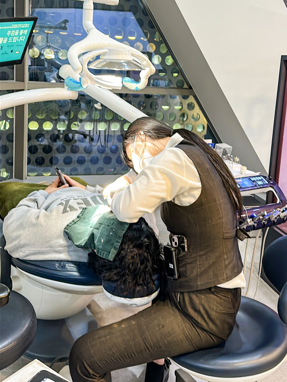 라미네이트 기간 2주 수제작으로 비스포크 맞춤제작되는 블랙필름 관련 이미지 2