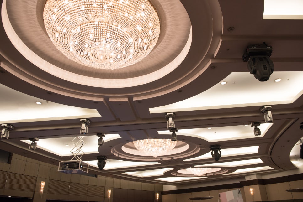 [투디일상] 2017년 미스코리아 해외명품 자선바자회 관련 이미지 4