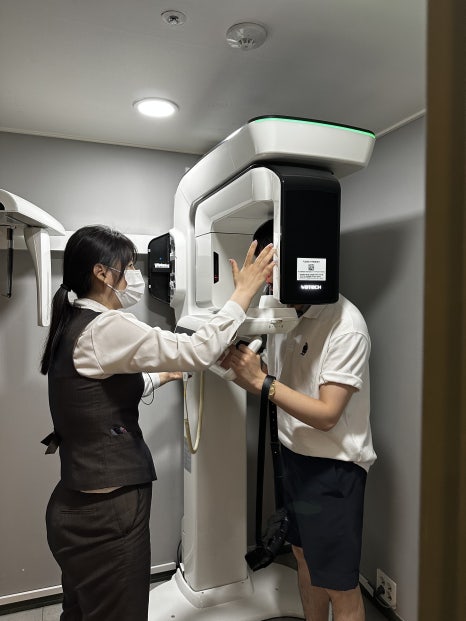 나비치아 치아교정으로 반듯한 치아로 개선 관련 이미지 3