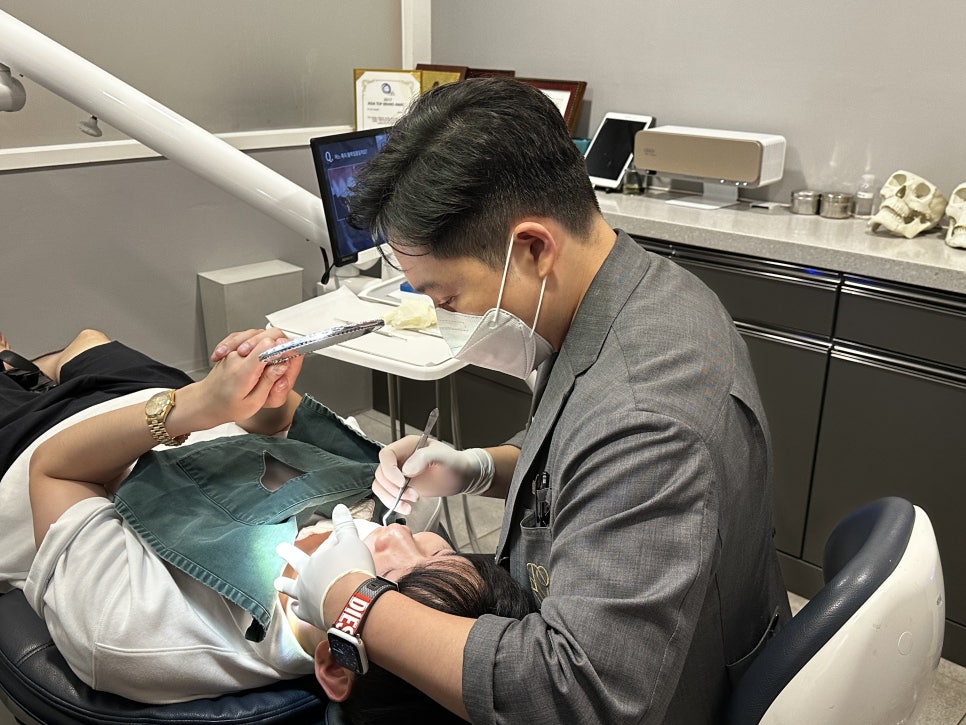 나비치아 치아교정으로 반듯한 치아로 개선 관련 이미지 12