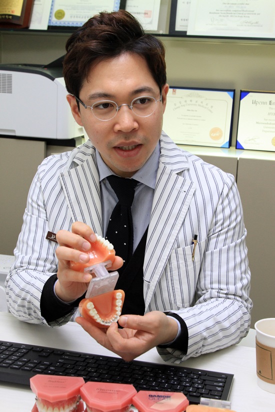 [한국일보 인터뷰] &ldquo;치과, 서비스 질 높이는 것 좋지만 무리한 가격 할인은 문제&rdquo; 관련 이미지 1