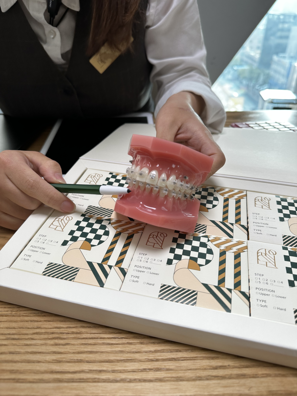 연예인 라미네이트 치아삭제없는 무삭제라미네이트 블랙필름 관련 이미지 4