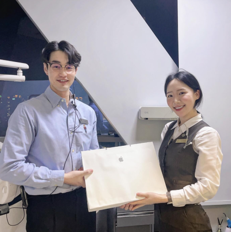 신논현역치과 직원복지 최상의 2D치과 애플 맥북, 아이폰15PRO 관련 이미지 3