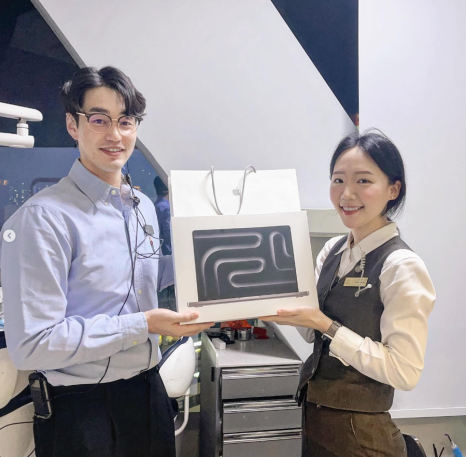 신논현역치과 직원복지 최상의 2D치과 애플 맥북, 아이폰15PRO 관련 이미지 2