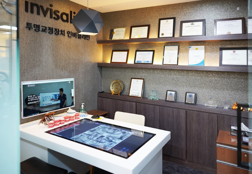 앞니 깨졌을때, 레진으로 끝날지 크라운으로 갈지 여기서 갈립니다. 관련 이미지 7