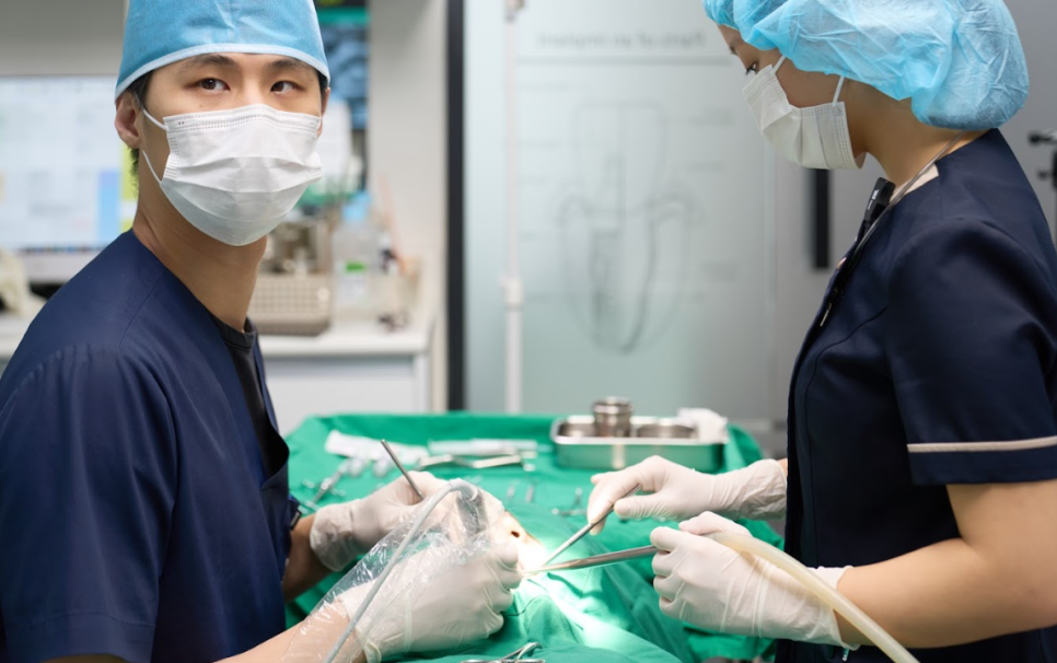 앞니 깨졌을때, 레진으로 끝날지 크라운으로 갈지 여기서 갈립니다. 관련 이미지 6