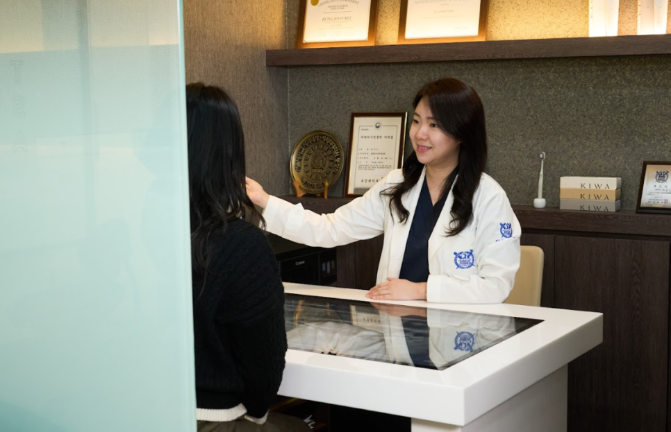 앞니 깨졌을때, 레진으로 끝날지 크라운으로 갈지 여기서 갈립니다. 관련 이미지 3