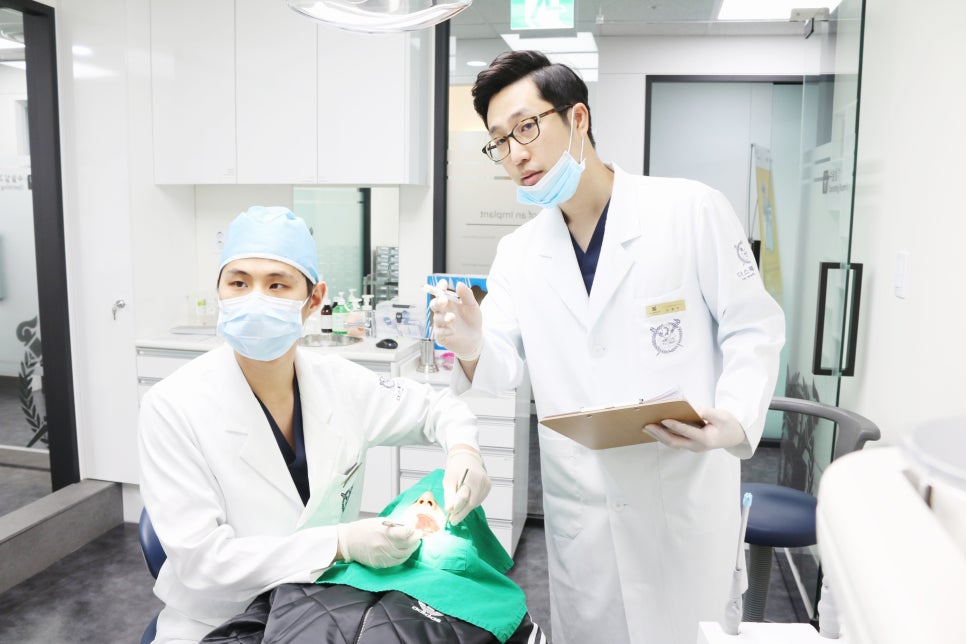 아랫니 잇몸 내려앉음 잇몸이식술로 살려내는 방법 관련 이미지 15