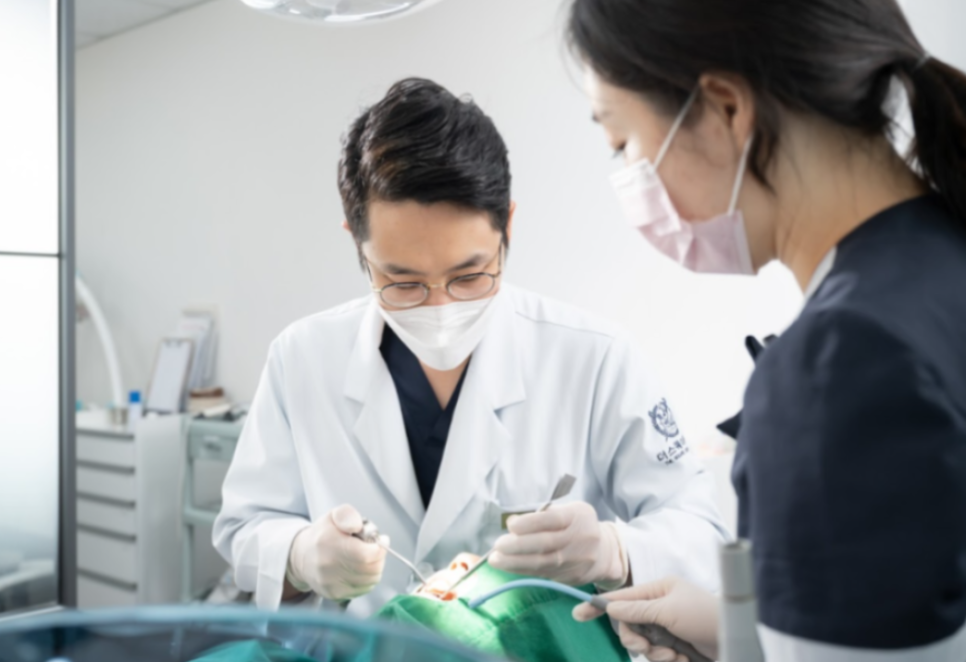 What to Check Alongside the Cost of Front Tooth Implants image 5