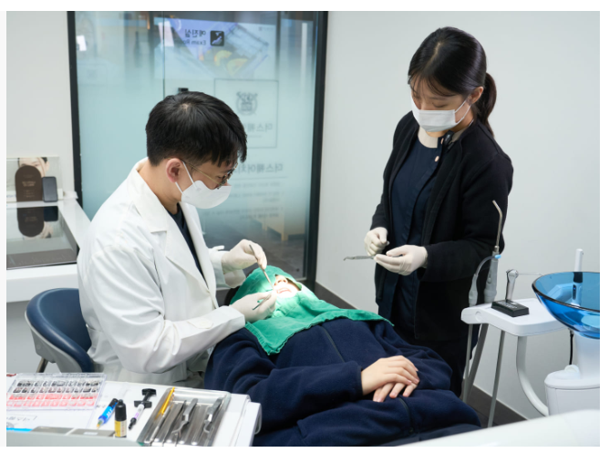 치아교정기종류, 눈에 안 보이는 장치가 더 좋을까요? 관련 이미지 7