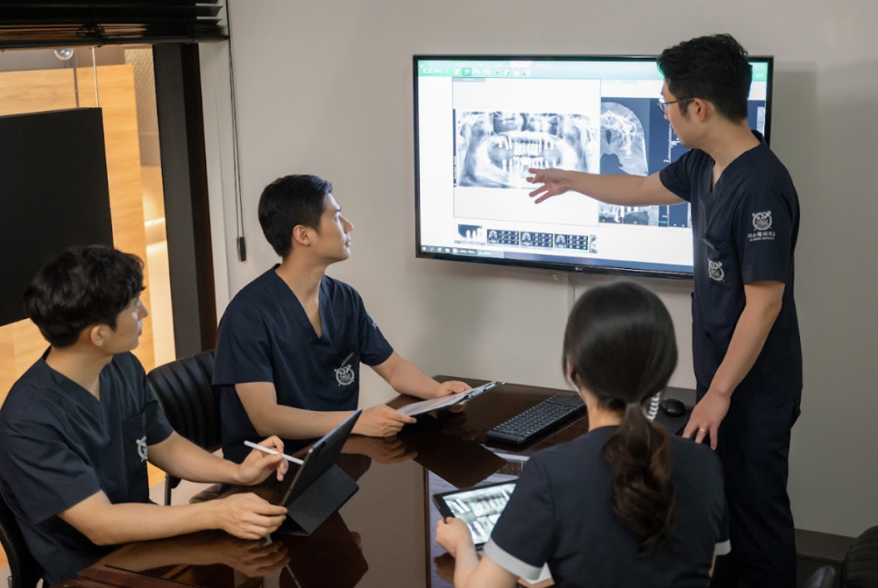 신경치료? 임플란트? 치아 상태를 보면 답이 보입니다. 관련 이미지 7