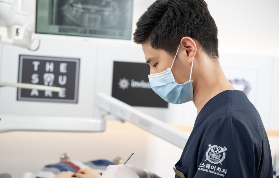 앞니 벌어짐 레진&middot;보철&middot;교정? 상황별 적용 기준을 정리했습니다 관련 이미지 3