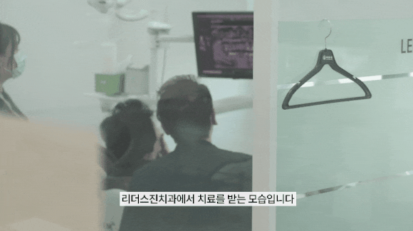 [공지] 개원 5주년을 맞아 15000명에게 구강 건강을 지켜줄 수 있었던, 10년차 전진모 원장의 이야기를 들려드리고자 합니다. 관련 이미지 1