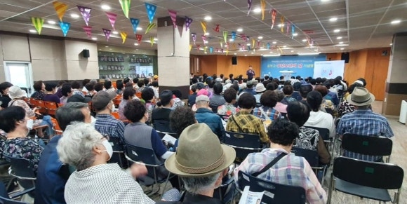 [공지] 개원 5주년을 맞아 15000명에게 구강 건강을 지켜줄 수 있었던, 10년차 전진모 원장의 이야기를 들려드리고자 합니다. 관련 이미지 8