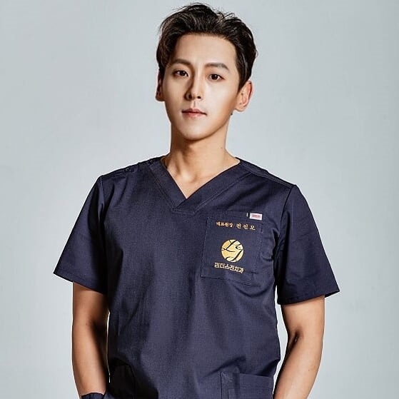 [숭실대입구역치과]믿을수있는치과 일요일치과 리더스진 치과 대표원장 전진모 입니다. 관련 이미지 2