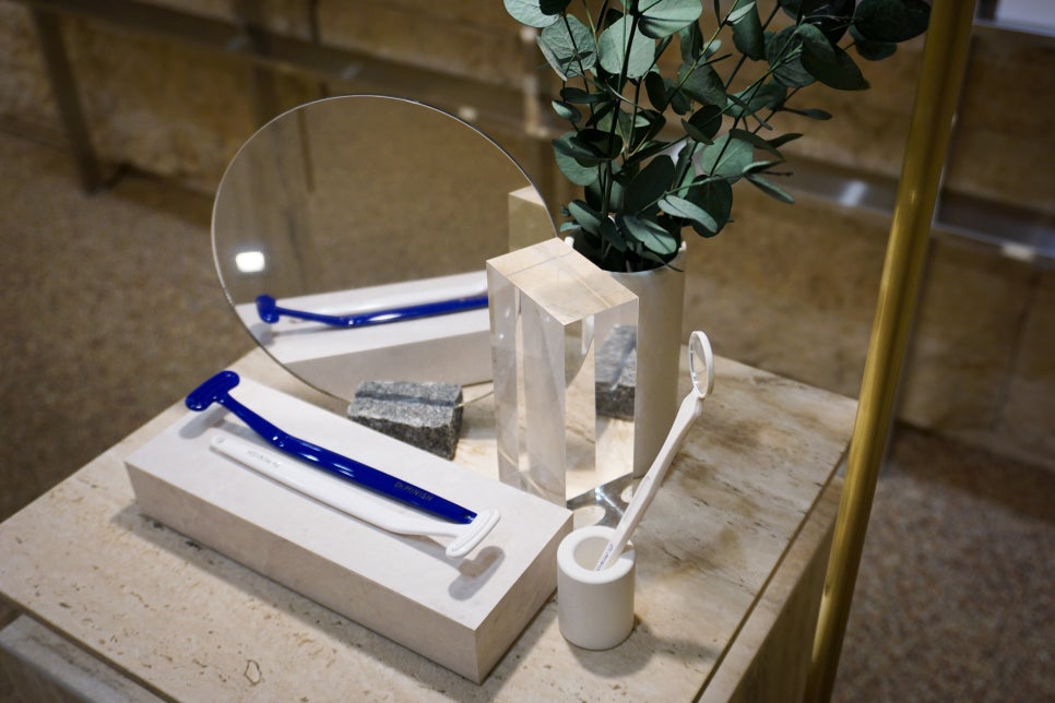 Premium Services at Minish Dental Hospital, a Private 14-Story Building in Nonhyeon That Is on a Different Level from a General Dental Clinic image 4
