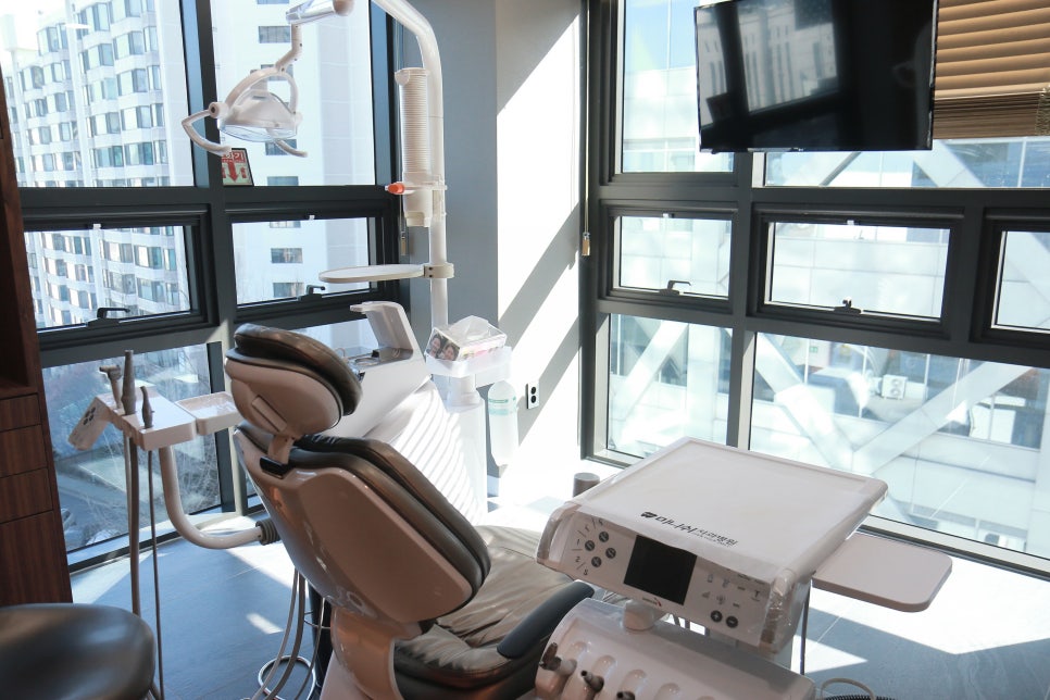 Premium Services at Minish Dental Hospital, a Private 14-Story Building in Nonhyeon That Is on a Different Level from a General Dental Clinic image 7