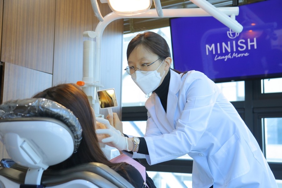 청담동치과 보다 정밀한 치아코팅으로 다양한 문제를 개선하는 미니쉬 관련 이미지 1