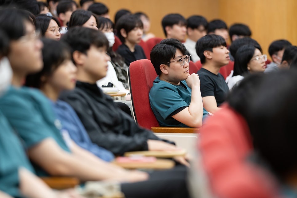 미니쉬치과병원 대표원장의 조선대 명사초청특강 "나만의 신념과 철학을 가져야" 관련 이미지 3