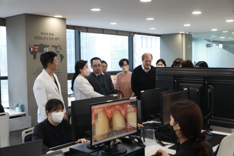 Which Korean Dental Hospital Has Been Recognized by Global Companies Like L'Oréal, 3M, and Vinmec? image 8