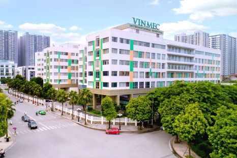 Which Korean Dental Hospital Has Been Recognized by Global Companies Like L'Oréal, 3M, and Vinmec? image 6