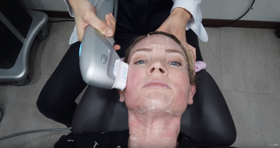 해외 뷰티 유투버 Natural Kaos 방문 및 시술 관련 이미지 11