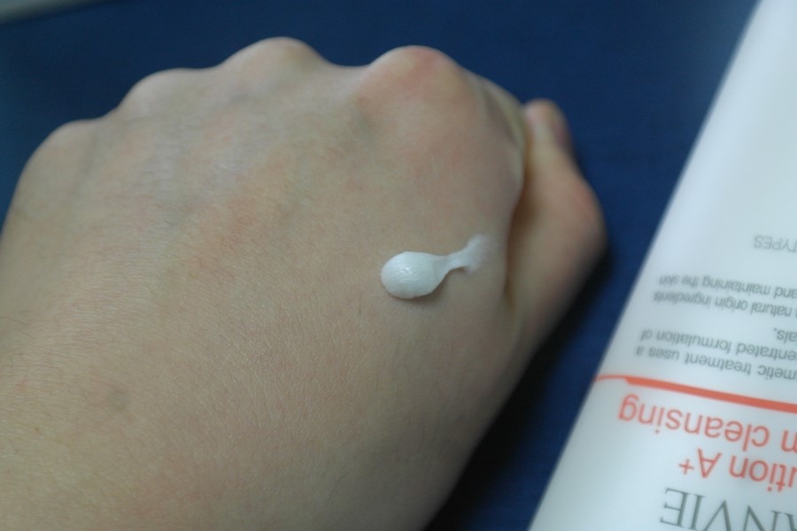 여드름 세안이 걱정 될 때는 엔비 솔루션 에이플러스 폼클렌징 관련 이미지 6