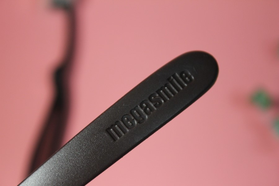 인체공학적인 그립감의 스위스 브랜드 메가스마일 칫솔 관련 이미지 22