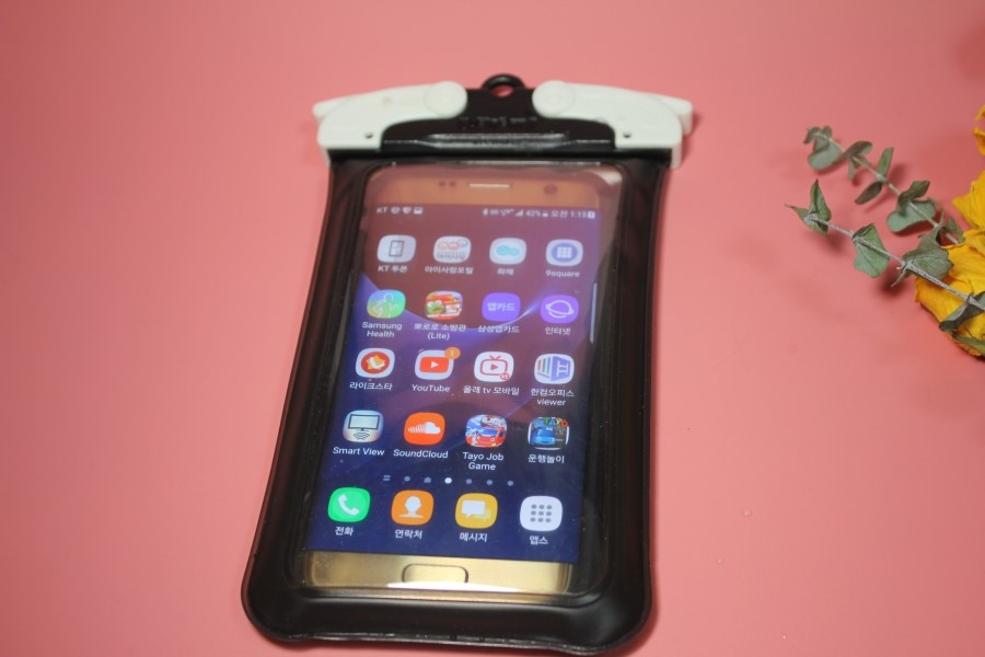 과격한 장시간 물놀이에도 끄떡없는 유픽스 방수팩 관련 이미지 21