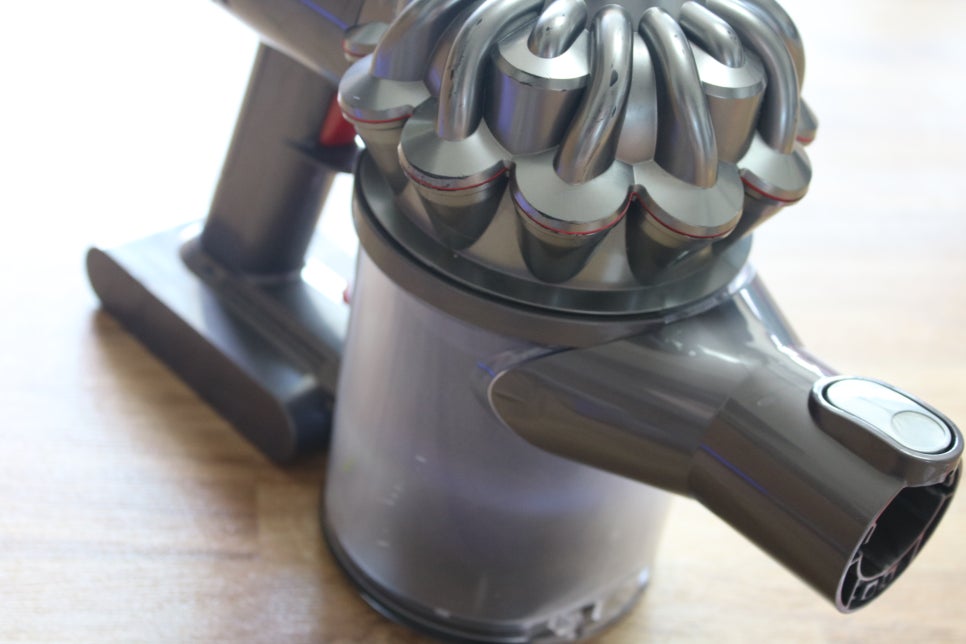 다이슨 무선청소기 냄새나서 분해청소 생각보다 쉬웠던 후기 관련 이미지 12