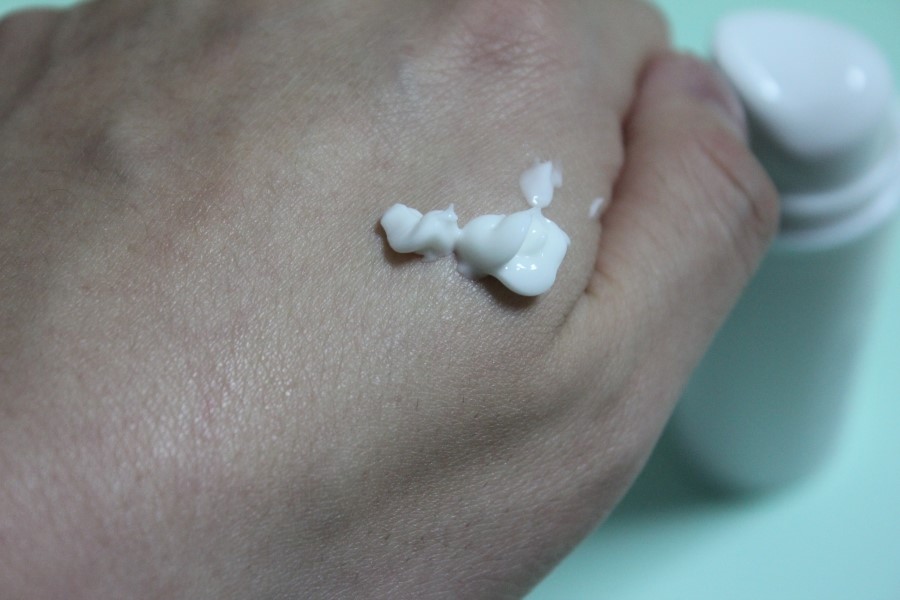 건성수분크림 히알루론산과 마린콜라겐이 함유되있어요 관련 이미지 11