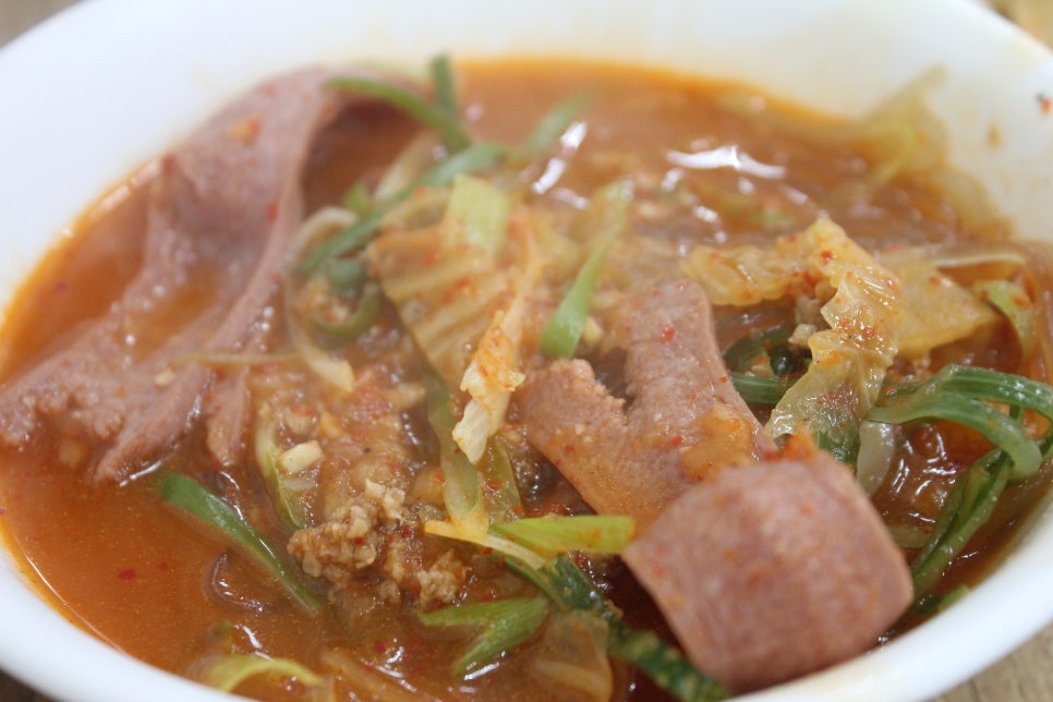 영통동맛집 무쇠가마솥에 끓여주는 이가부대찌개 관련 이미지 15