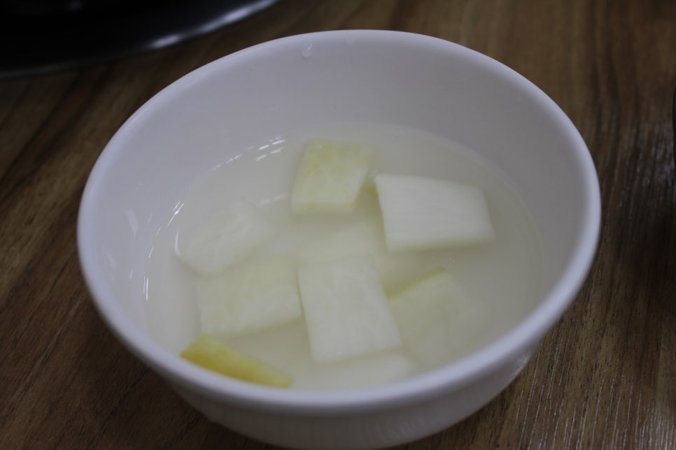 영통동맛집 무쇠가마솥에 끓여주는 이가부대찌개 관련 이미지 11