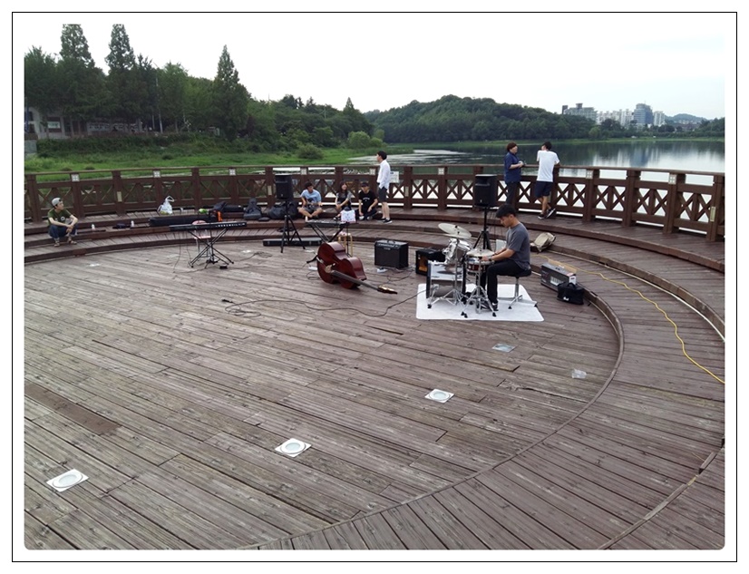 밤에 듣기 좋은 노래 감성 충전되는느낌! 관련 이미지 1