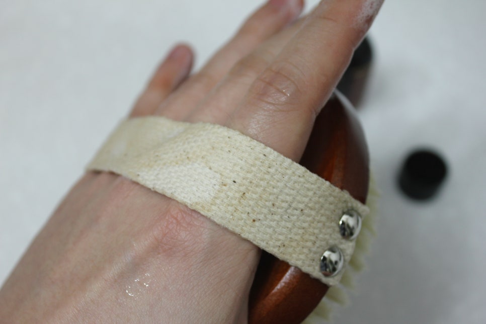 등드름에 대한 걱정을 해결해주는 아미니 바디브러쉬추천 관련 이미지 17