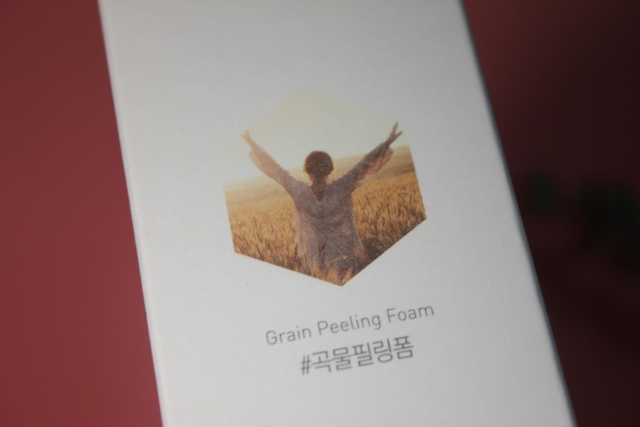 곡물필링폼 세안과 각질제거가 한번에 되는 퍼펙트 고마쥬 클렌저 관련 이미지 6