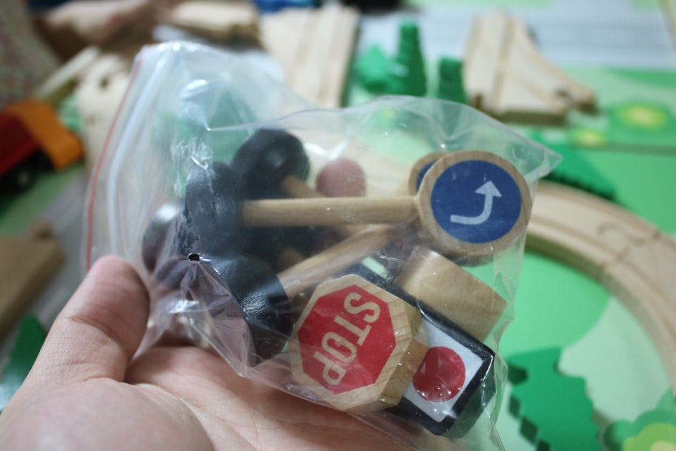 가성비 제대로 좋은 우토 원목 기차놀이 세트 관련 이미지 12