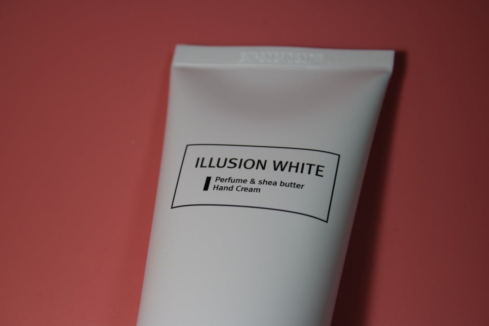 퍼퓸핸드크림 향기좋은 촉촉함을 느낄수 있는 일루션 화이트 후기! 관련 이미지 13