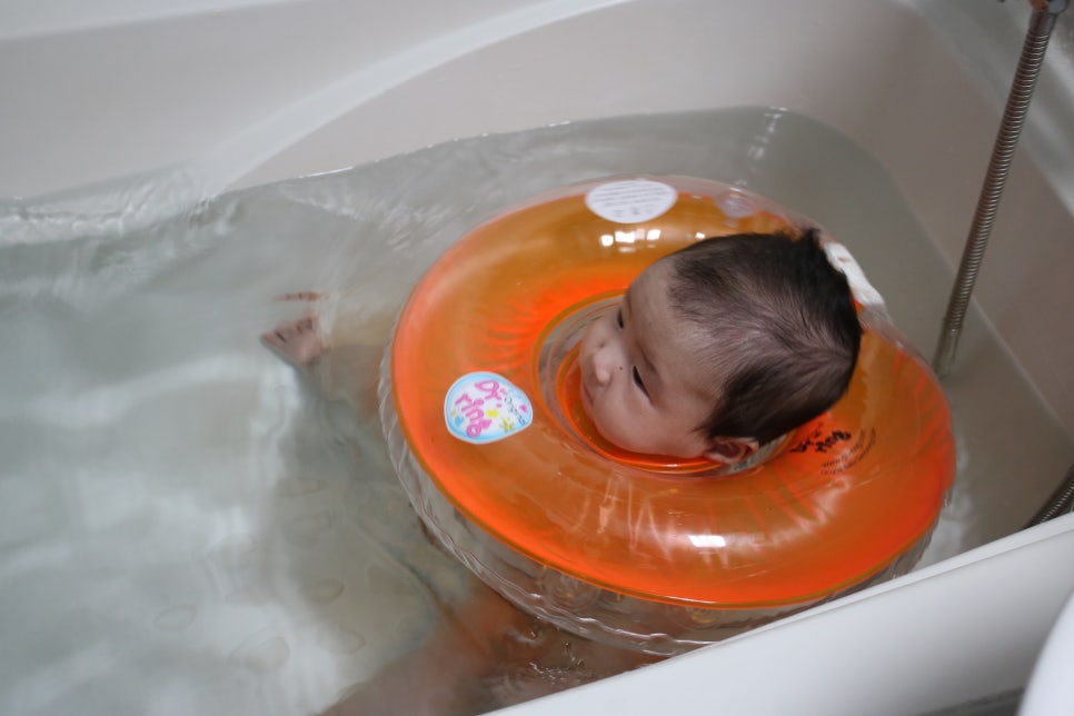 유아 수영 보조용품 목튜브 닥터링의 사용 후기 관련 이미지 21