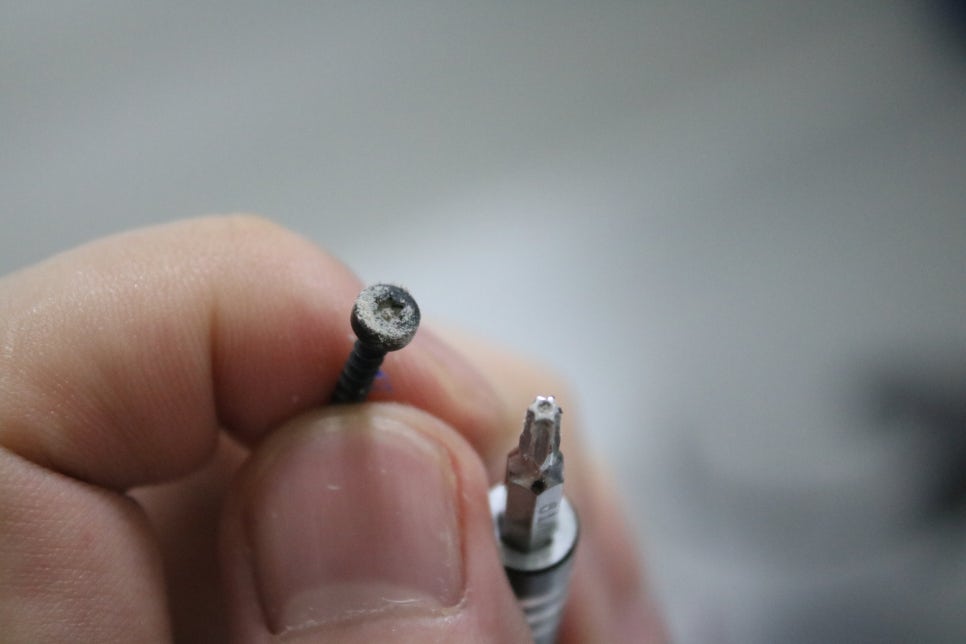 다이슨 무선청소기 냄새나서 분해청소 생각보다 쉬웠던 후기 관련 이미지 21