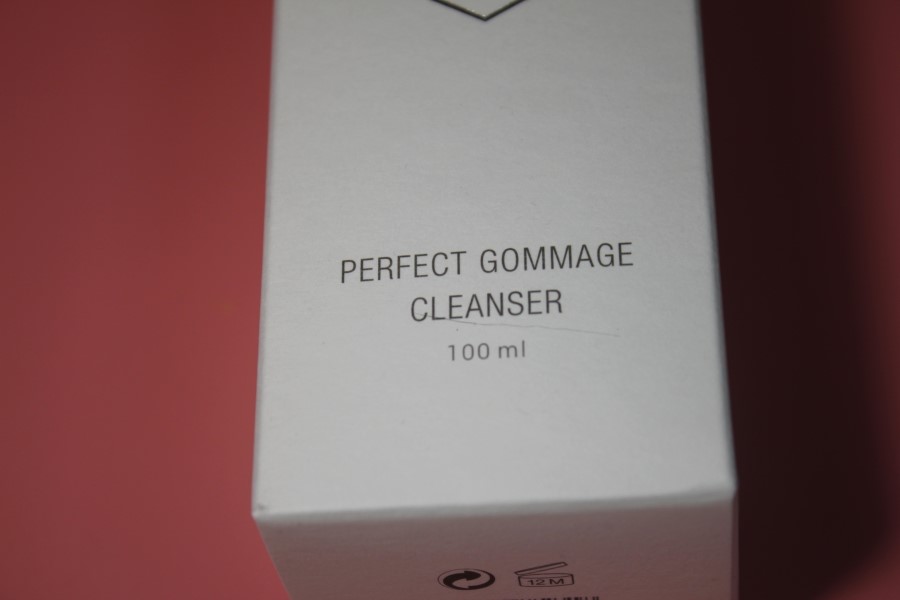 곡물필링폼 세안과 각질제거가 한번에 되는 퍼펙트 고마쥬 클렌저 관련 이미지 3