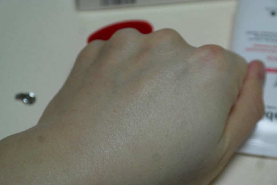 자외선차단화장품 백탁없이 자연스럽게 보정되는 네오블럭 관련 이미지 8