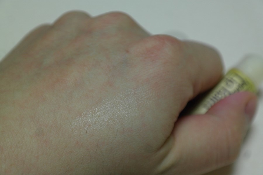 한번 바르면 오래 유지되는 촉촉한 입술 천연립밤 관련 이미지 4