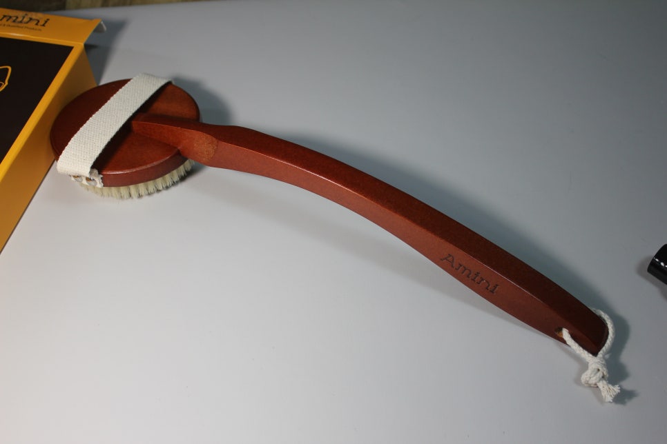 등드름에 대한 걱정을 해결해주는 아미니 바디브러쉬추천 관련 이미지 10