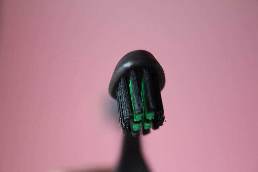 인체공학적인 그립감의 스위스 브랜드 메가스마일 칫솔 관련 이미지 20