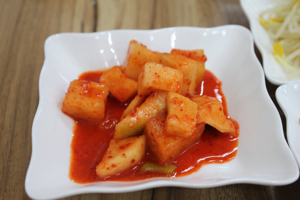 영통동맛집 무쇠가마솥에 끓여주는 이가부대찌개 관련 이미지 10