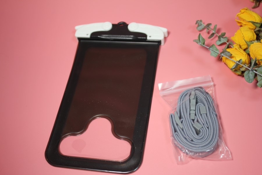 과격한 장시간 물놀이에도 끄떡없는 유픽스 방수팩 관련 이미지 9